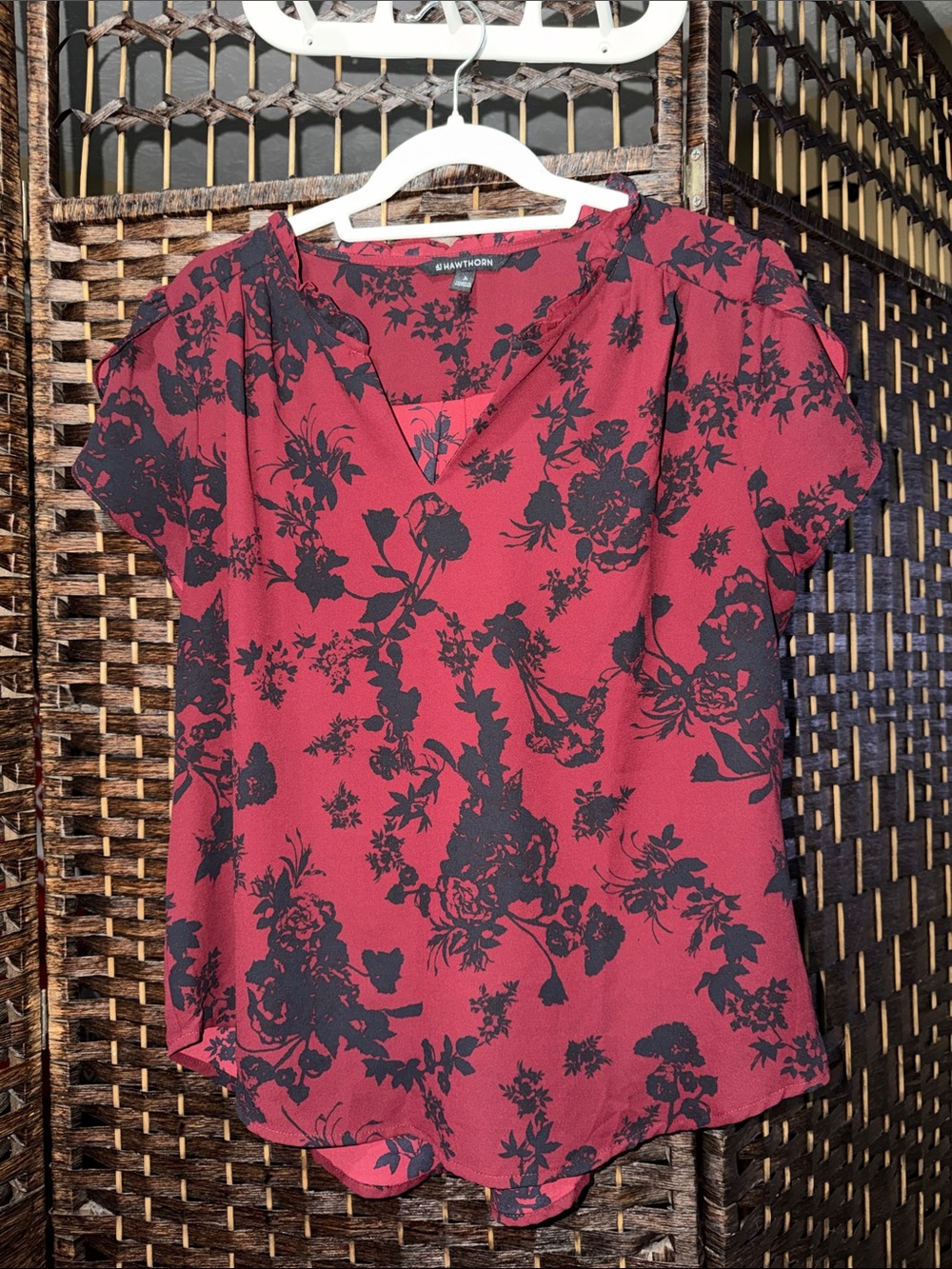 41 Hawthorn Red and Black Floral V-Neck Short Sleeve Blouse